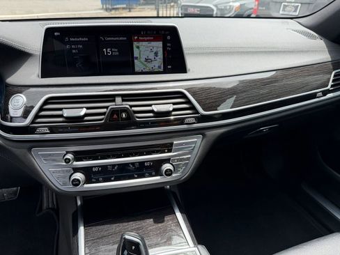 Used 2018 BMW 740i RWD image 44