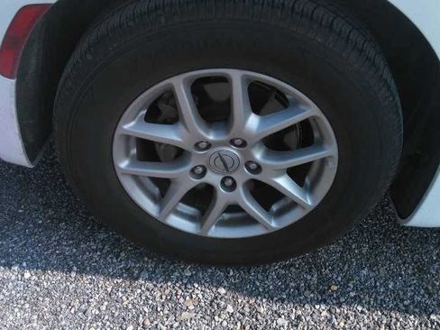 Used 2024 Chrysler Pacifica Touring-L FWD image 7