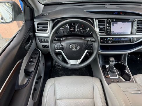 Used 2016 Toyota Highlander Limited Platinum image 22