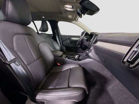 Used 2026 Volvo XC40 B5 Plus AWD/4WD image 29