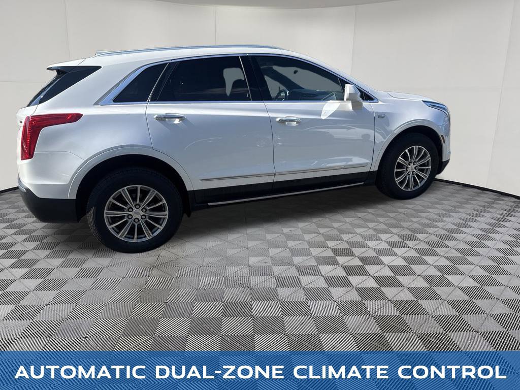 Used 2017 Cadillac XT5 Luxury AWD/4WD image 9