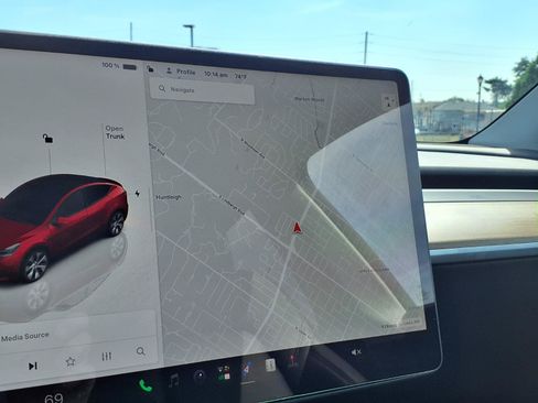 Used 2023 Tesla Model Y Long Range AWD/4WD image 10