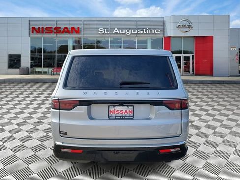 Used 2024 Jeep Wagoneer L Series II w/ Flexible Seating Group AWD/4WD image 3