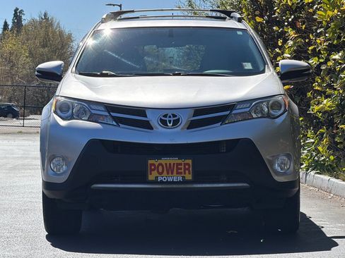 Used 2014 Toyota RAV4 XLE image 9