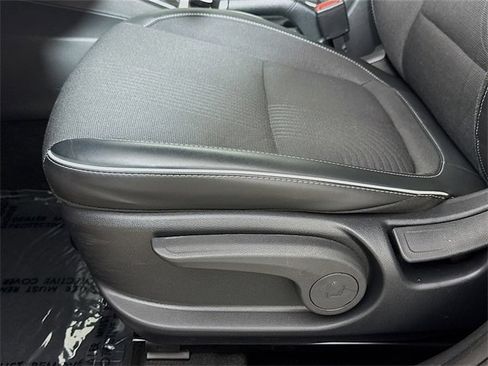 Used 2025 Hyundai Venue Limited image 15