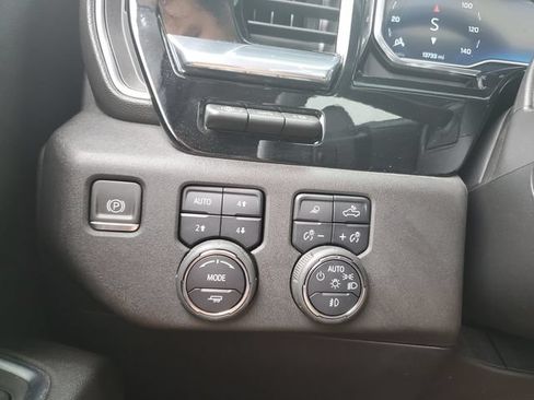 Used 2024 Chevrolet Silverado 1500 LTZ w/ Technology Package AWD/4WD image 23