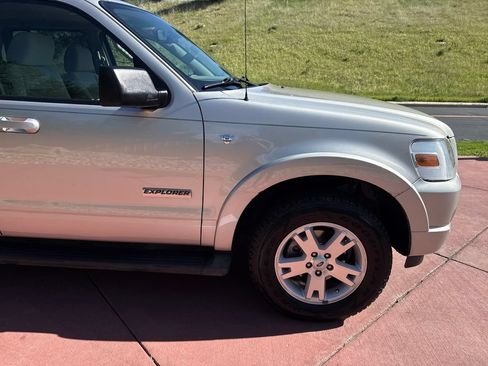 Used 2007 Ford Explorer XLT AWD/4WD image 33