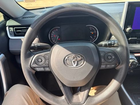 Used 2025 Toyota RAV4 XLE w/ Convenience Package FWD image 16