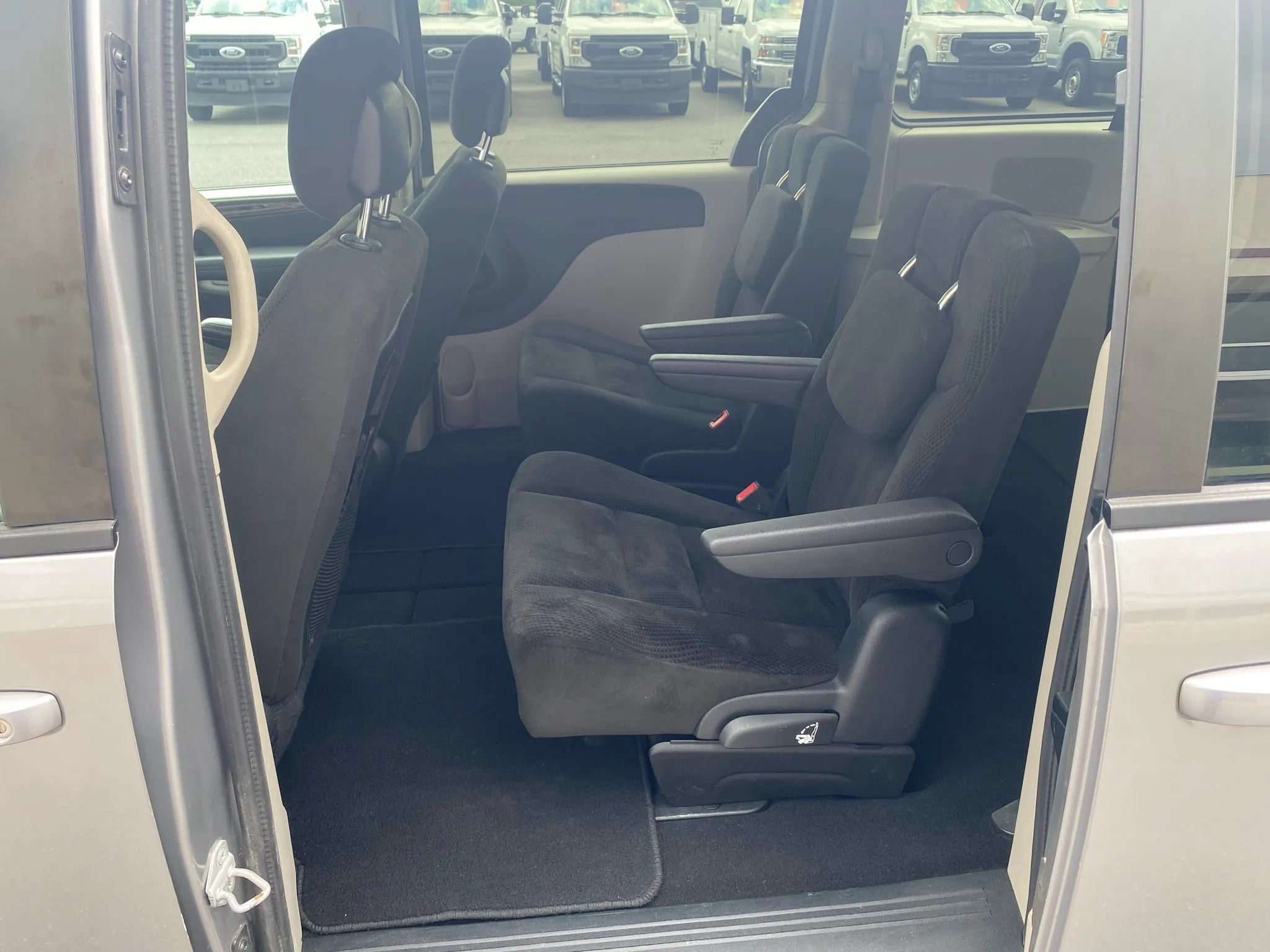Used 2016 Dodge Grand Caravan SE w/ Quick Order Package 29E SE FWD image 21