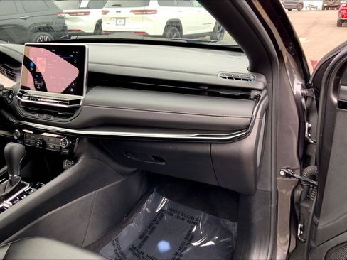 Certified 2023 Jeep Compass Altitude w/ Convenience Group image 16