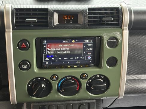 Used 2013 Toyota FJ Cruiser 4WD image 23