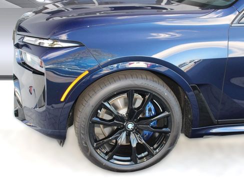 New 2026 BMW X7 M60i image 12