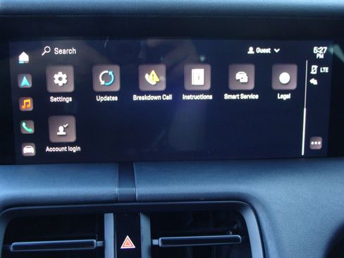 Used 2022 Porsche Taycan image 25