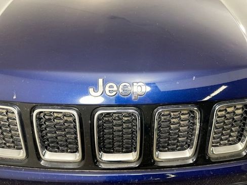 Used 2019 Jeep Compass Latitude image 9