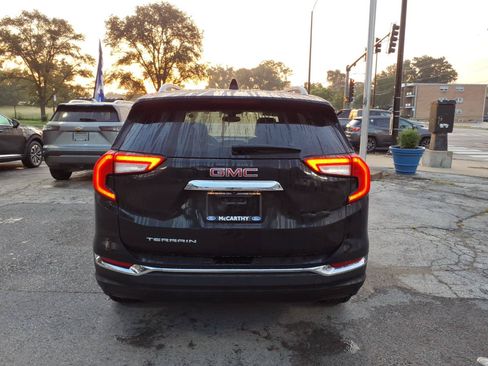 Used 2024 GMC Terrain SLT FWD image 4