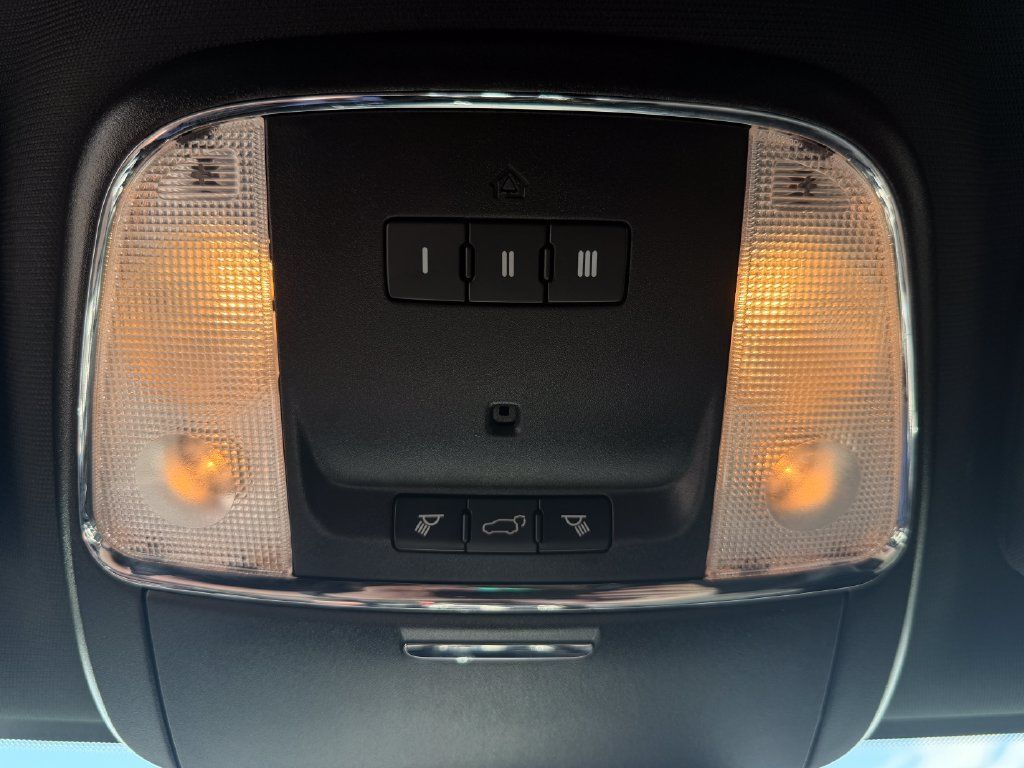 Used 2019 Jeep Grand Cherokee Altitude RWD image 27
