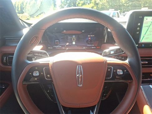 Used 2025 Lincoln Aviator Reserve w/ Jet Appearance Package image 19