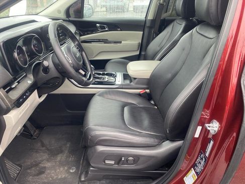 Used 2024 Kia Carnival EX FWD image 10