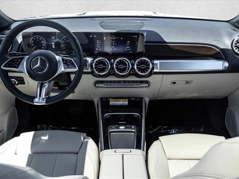 New 2026 Mercedes-Benz GLB 250 4MATIC image 18