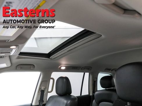 Used 2023 Nissan Armada SL w/ Captain's Chairs Package image 38