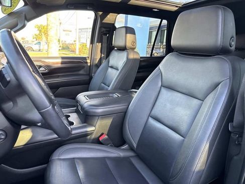 Used 2022 Chevrolet Tahoe Z71 w/ Luxury Package AWD/4WD image 16