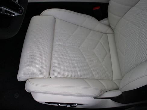 Used 2026 BMW 530i w/ M Sport Package RWD image 15