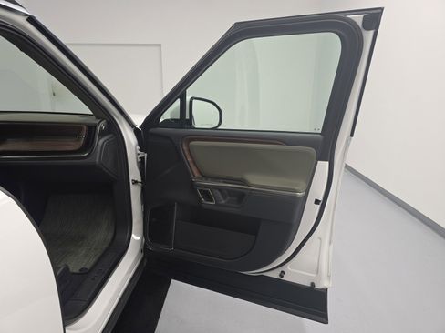 Used 2024 Rivian R1S Adventure image 18