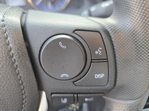 Used 2018 Toyota Corolla L image 19