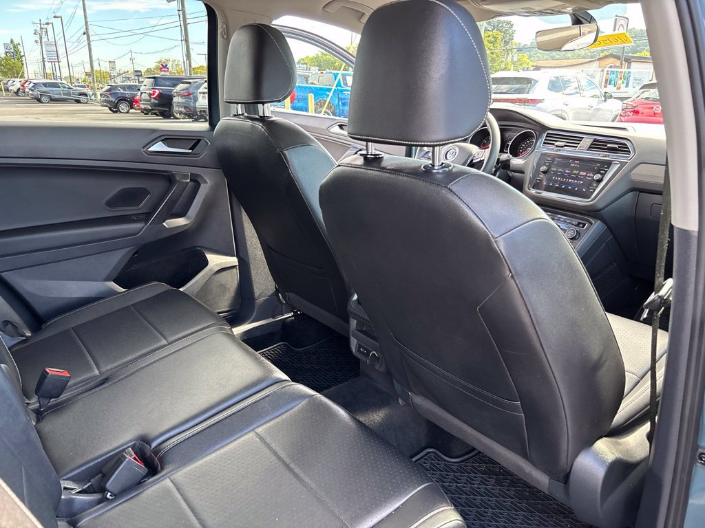 Used 2021 Volkswagen Tiguan SE w/ Panoramic Sunroof Package AWD/4WD image 38