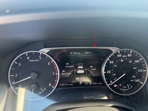 Used 2024 Nissan Rogue S AWD/4WD image 33