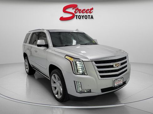 Used 2019 Cadillac Escalade Premium Luxury AWD/4WD image 5