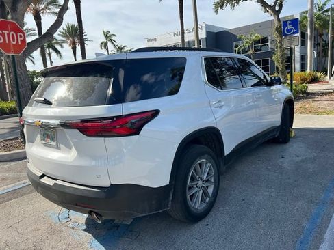 Used 2023 Chevrolet Traverse LT FWD image 4
