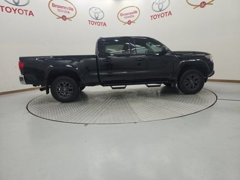 Used 2022 Toyota Tacoma SR5 RWD image 3