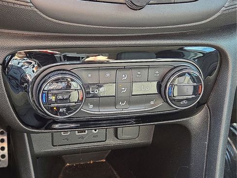 Used 2023 Buick Encore GX Select w/ Sport Touring Package image 30