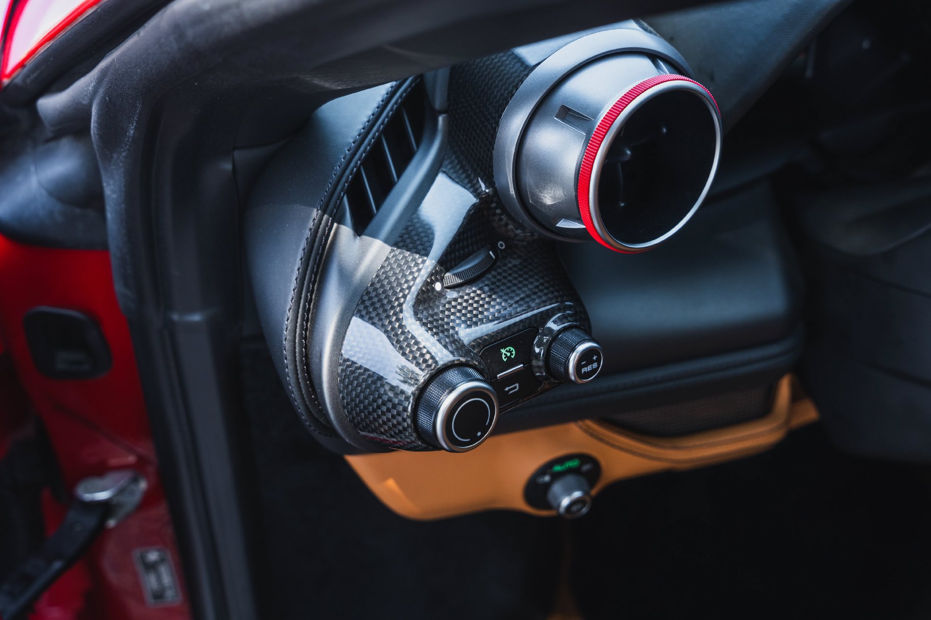 Used 2021 Ferrari F8 Tributo RWD image 81