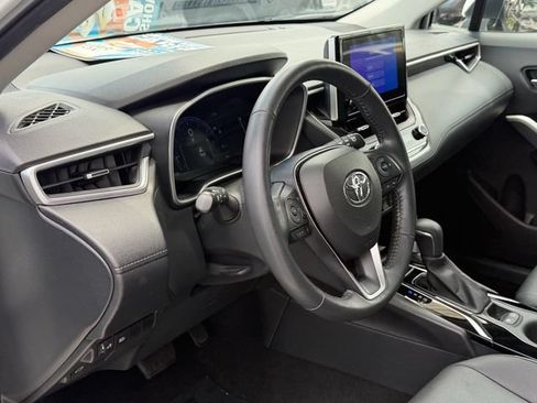 Certified 2023 Toyota Corolla Cross XLE w/ Convenience Package FWD image 12
