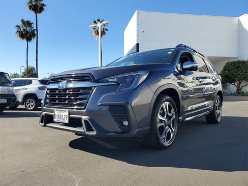 Used 2023 Subaru Ascent Touring image 2