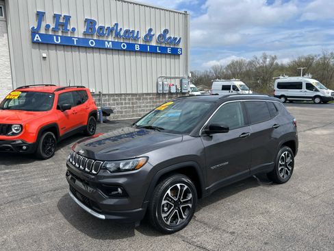 Used 2022 Jeep Compass Limited w/ Sun and Sound Group image 3