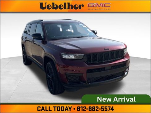 Used 2023 Jeep Grand Cherokee L Laredo AWD/4WD image 3