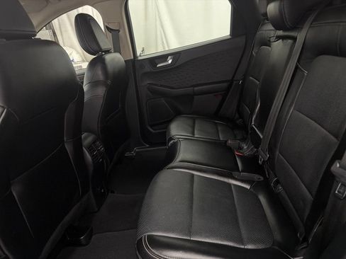 Used 2020 Ford Escape Titanium w/ Titanium Premium Package 2.0 FWD image 21