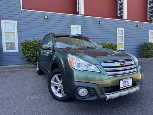 Used 2014 Subaru Outback 2.5i Limited AWD/4WD image 2