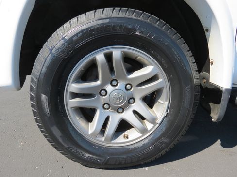 Used 2006 Toyota Tundra Limited image 34