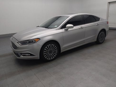 Used 2018 Ford Fusion Titanium image 2