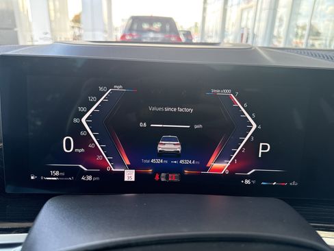 Used 2023 BMW X7 M60i image 22