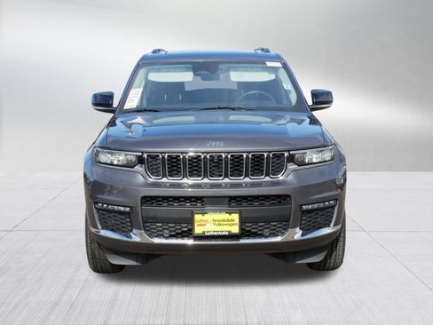 Used 2023 Jeep Grand Cherokee L Limited w/ Luxury Tech Group II image 2