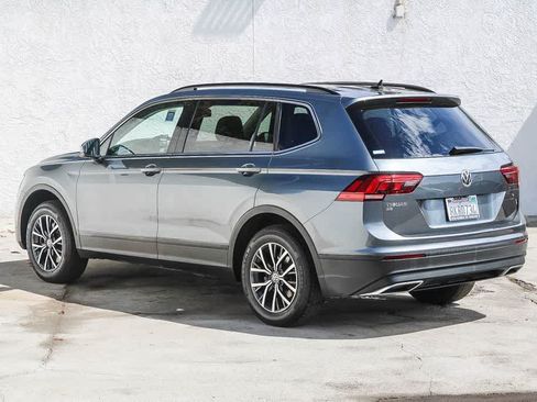Used 2019 Volkswagen Tiguan SE w/ Panoramic Sunroof Package FWD image 4