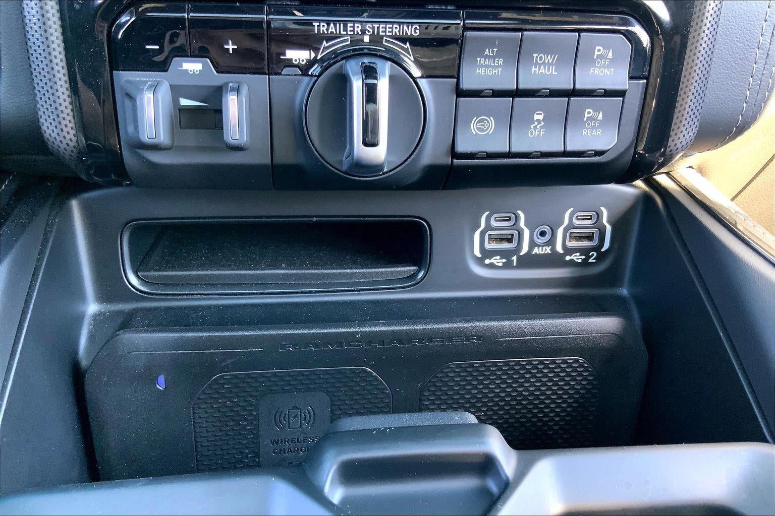 Used 2024 RAM 3500 Limited AWD/4WD image 32