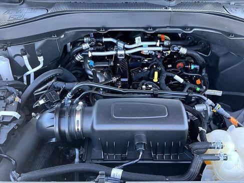 Used 2023 Ford Explorer XLT w/ Equipment Group 202A AWD/4WD image 30