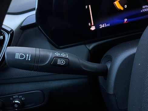 Used 2025 Chevrolet TrailBlazer LT image 33