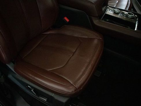 Used 2022 Ford Expedition Limited image 17